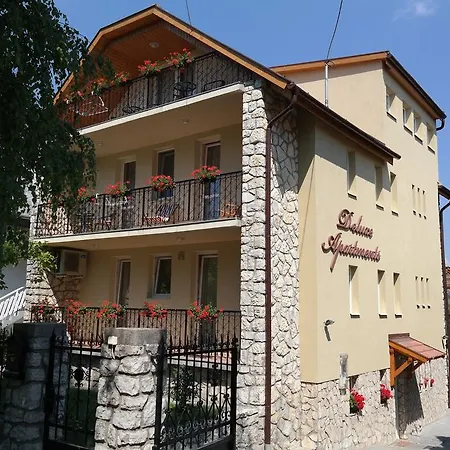 Deluxe Apartment *
